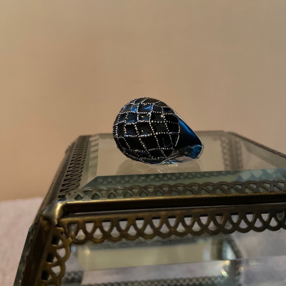 Black Chain Design Statement Ring